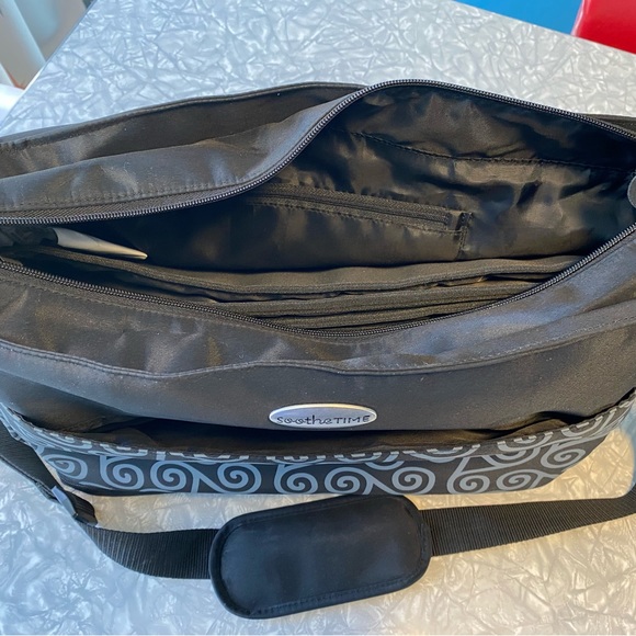 SootheTIME Diaper Bag with portable cot - never used - Changing Bag, baby Travel - Picture 6 of 16